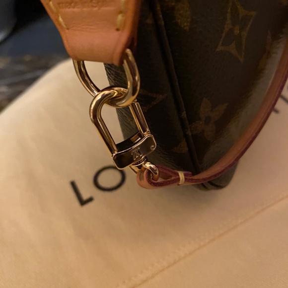 LOUIS VUITTON POCHETTE ACCESSOIRES MONOGRAM - Picture 8 of 16